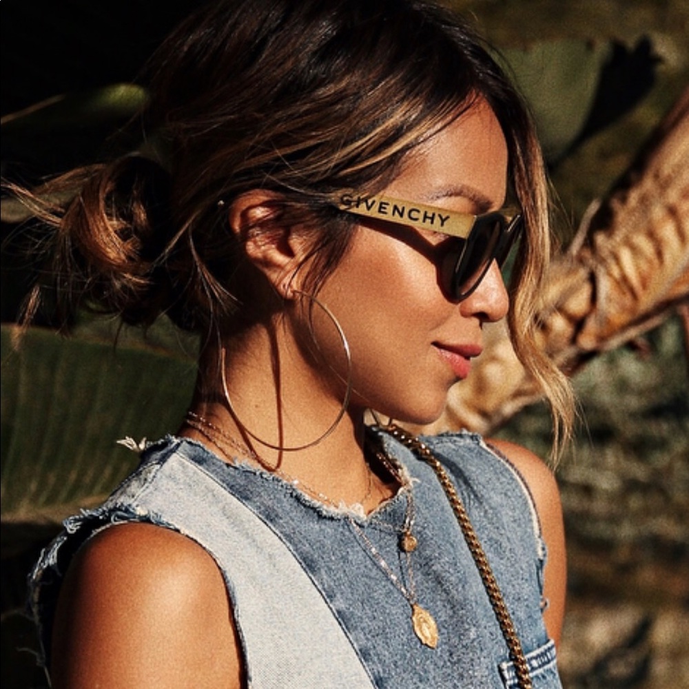 Givenchy 7017 Round sunglasses!